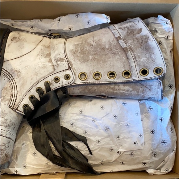 Dr. (Doc) Martens Triumph 1914 W - Size US 8/EU 39 - Picture 3 of 6